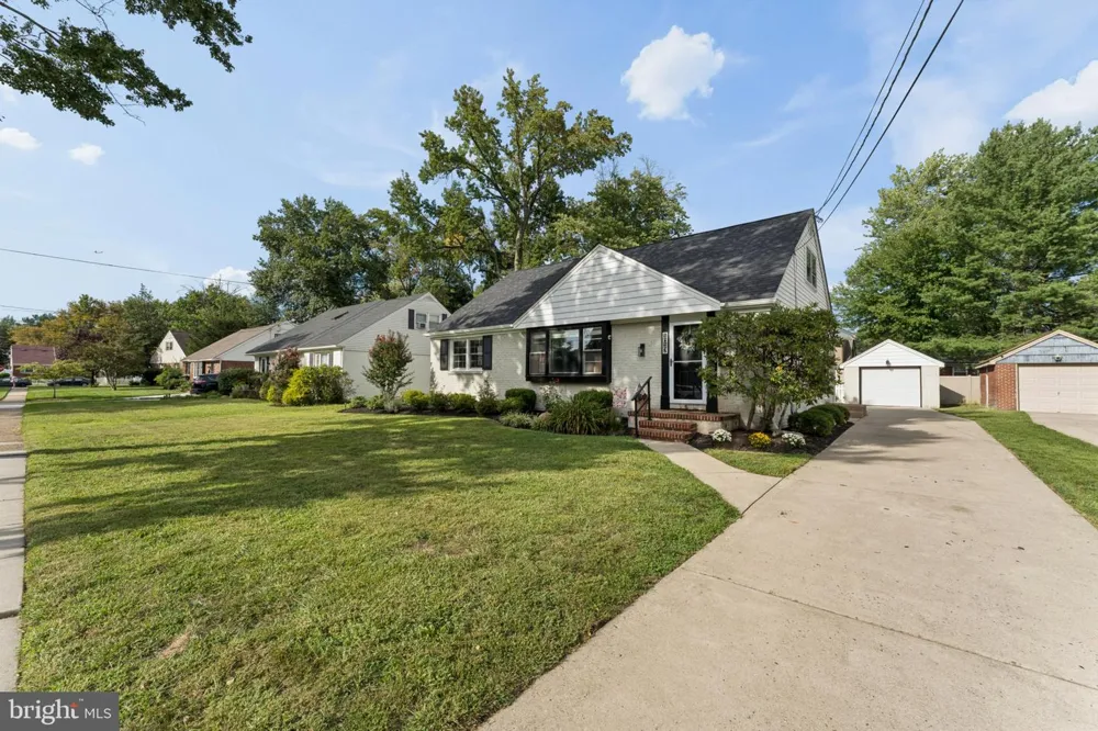 1013 OAKWOOD ROAD Haddonfield, NJ 08033