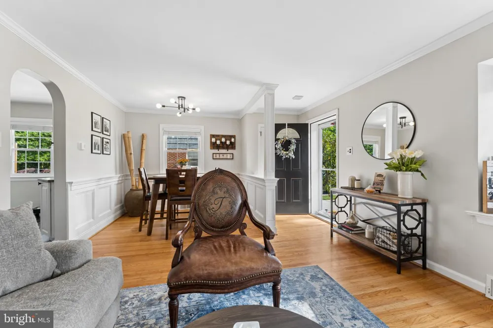 1013 OAKWOOD ROAD Haddonfield, NJ 08033