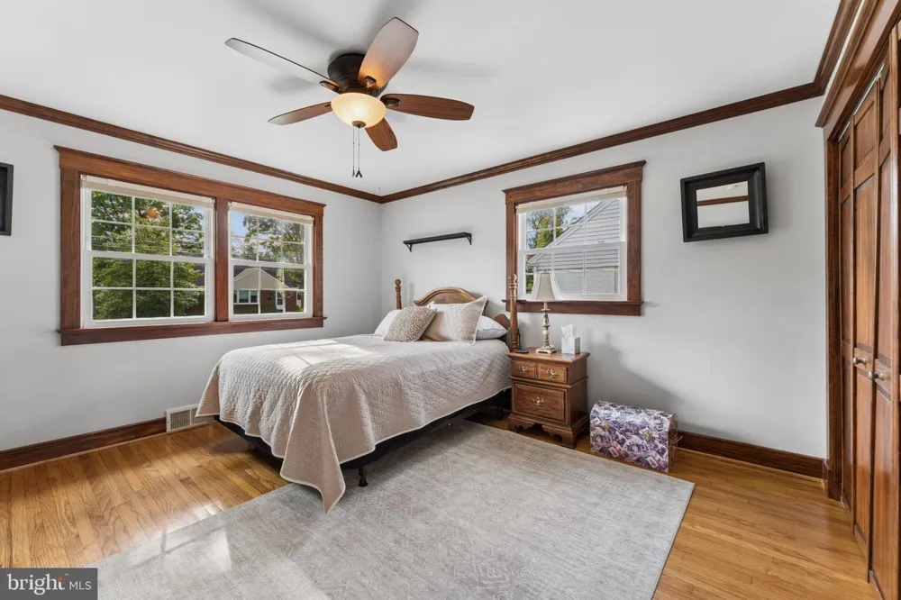 1013 OAKWOOD ROAD Haddonfield, NJ 08033
