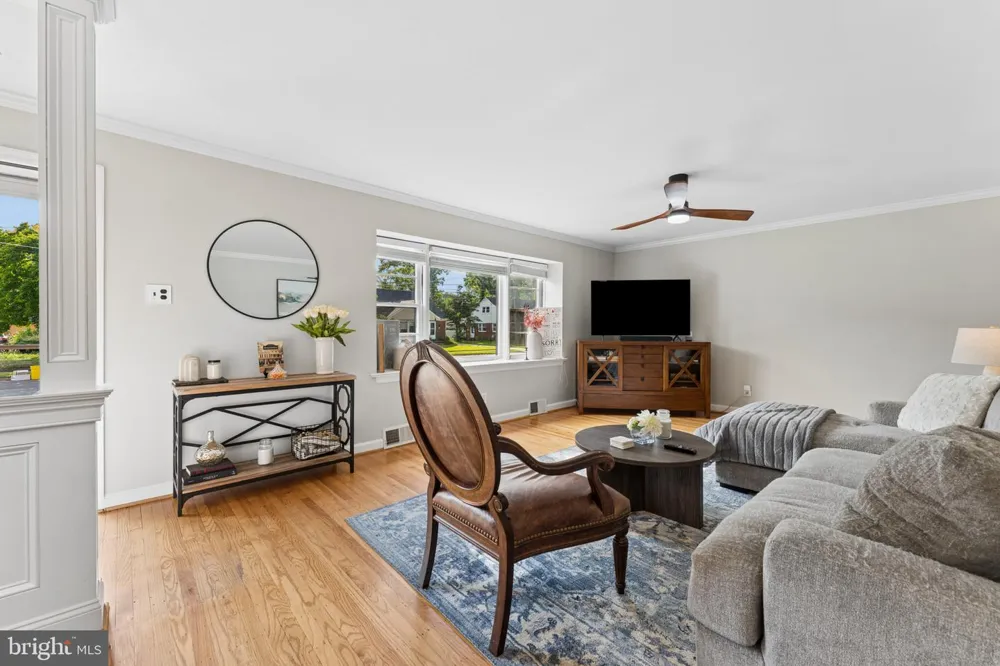 1013 OAKWOOD ROAD Haddonfield, NJ 08033