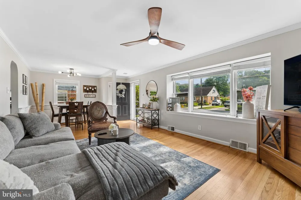 1013 OAKWOOD ROAD Haddonfield, NJ 08033