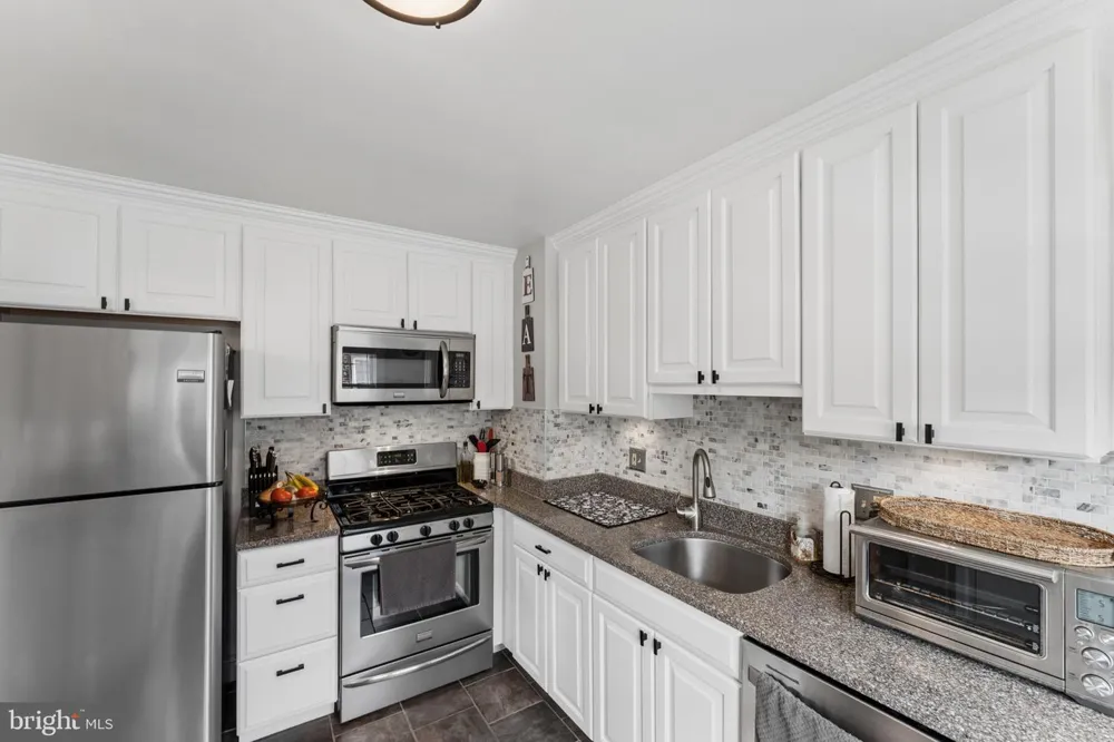 1013 OAKWOOD ROAD Haddonfield, NJ 08033