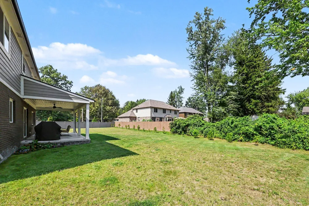 29101 Brooke Meadows Court #20 Chesterfield, MI 48047