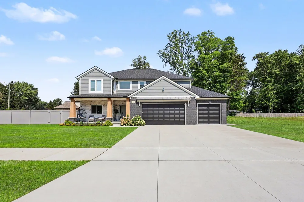 29101 Brooke Meadows Court #20 Chesterfield, MI 48047