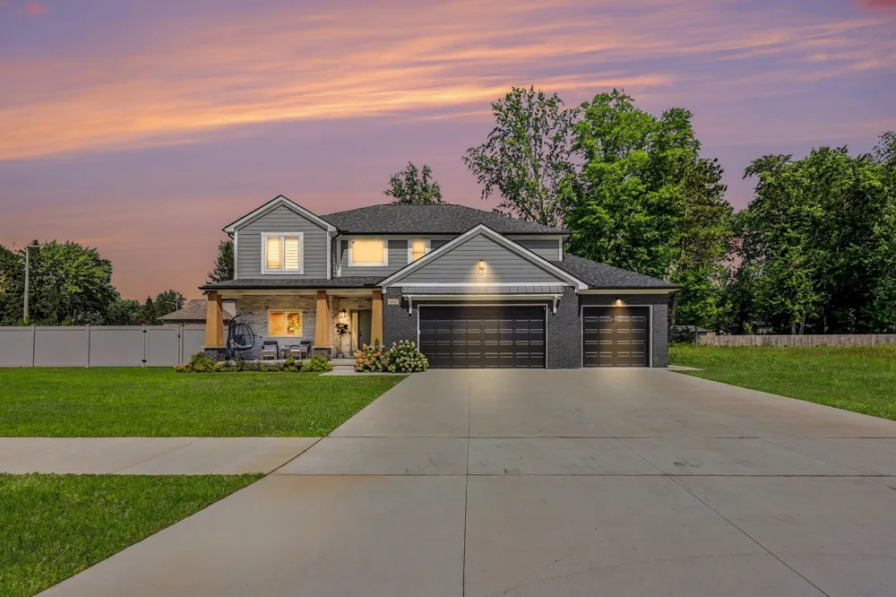 29101 Brooke Meadows Court #20 Chesterfield, MI 48047