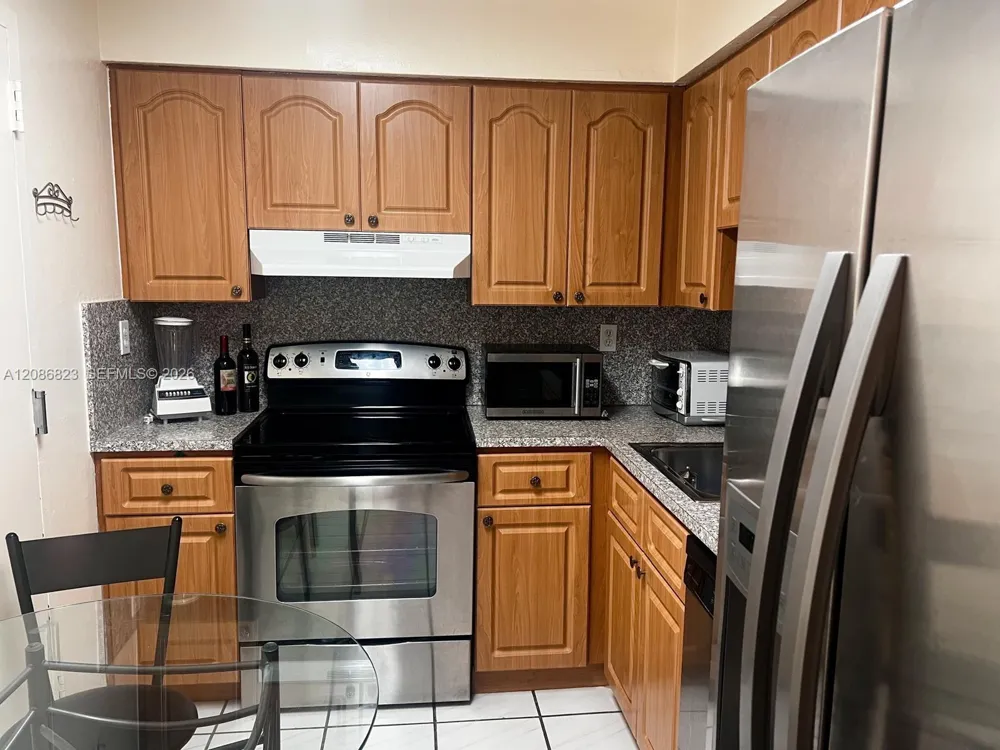 17800 Atlantic Blvd #204 Sunny Isles Beach, FL 33160
