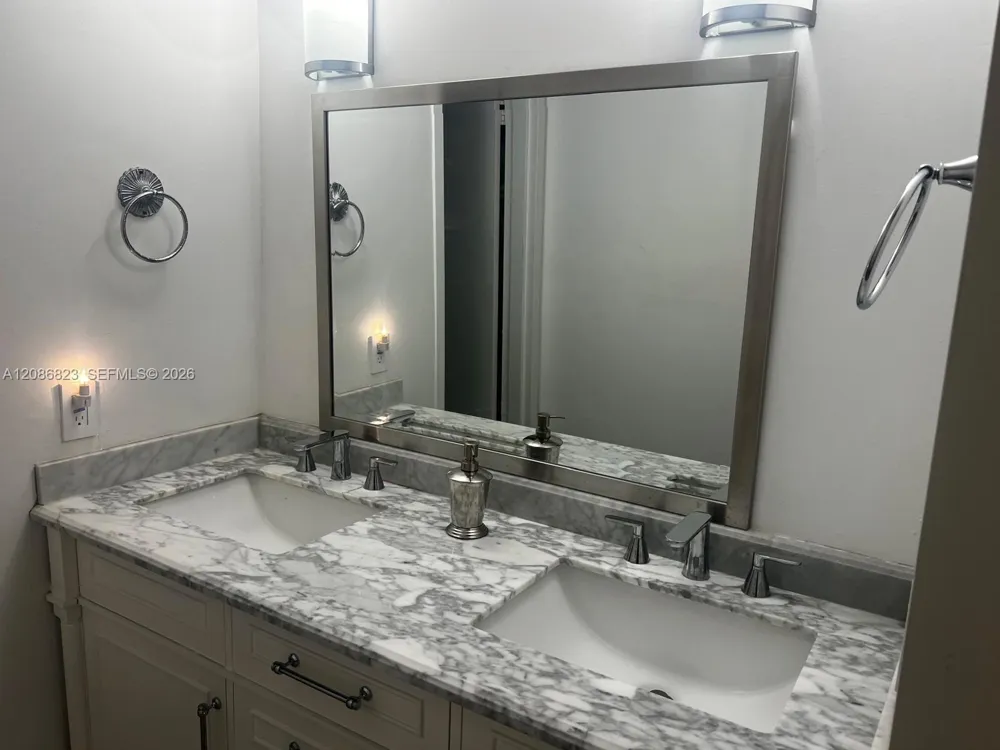 17800 Atlantic Blvd #204 Sunny Isles Beach, FL 33160