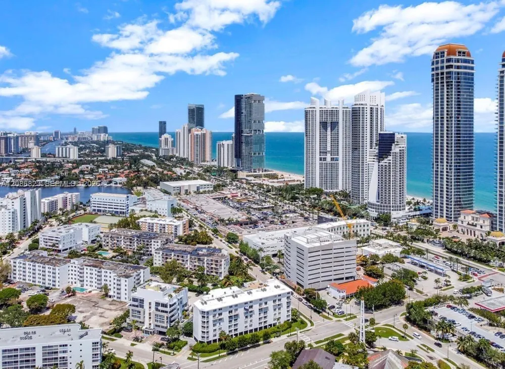 17800 Atlantic Blvd #204 Sunny Isles Beach, FL 33160