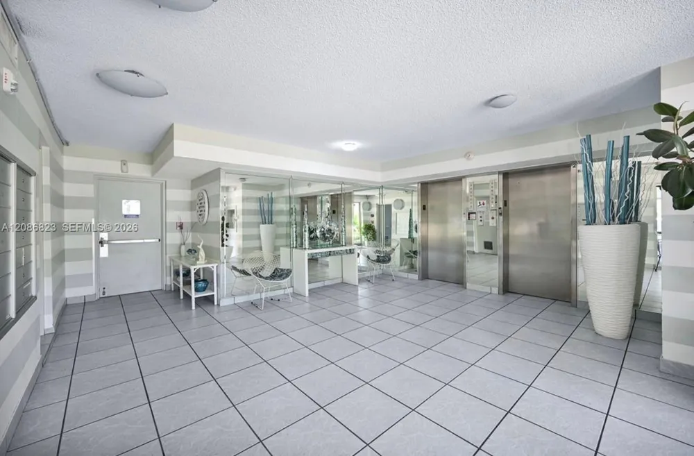 17800 Atlantic Blvd #204 Sunny Isles Beach, FL 33160