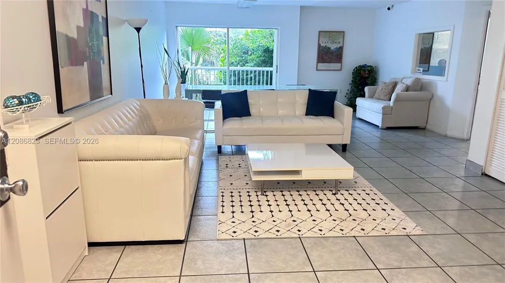 17800 Atlantic Blvd #204 Sunny Isles Beach, FL 33160