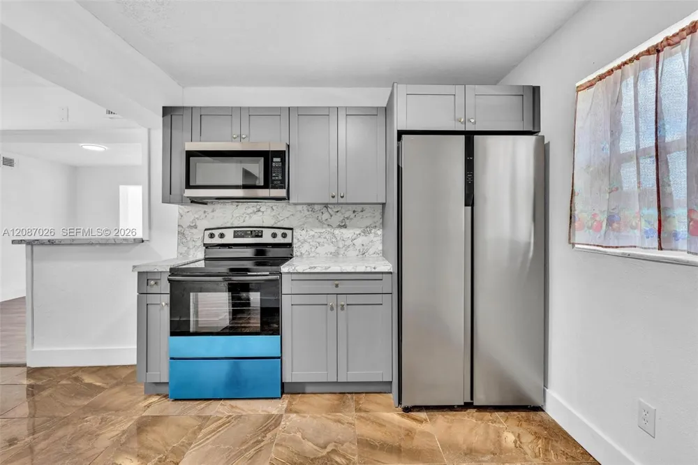 1824 NW 25th Ave Fort Lauderdale, FL 33311