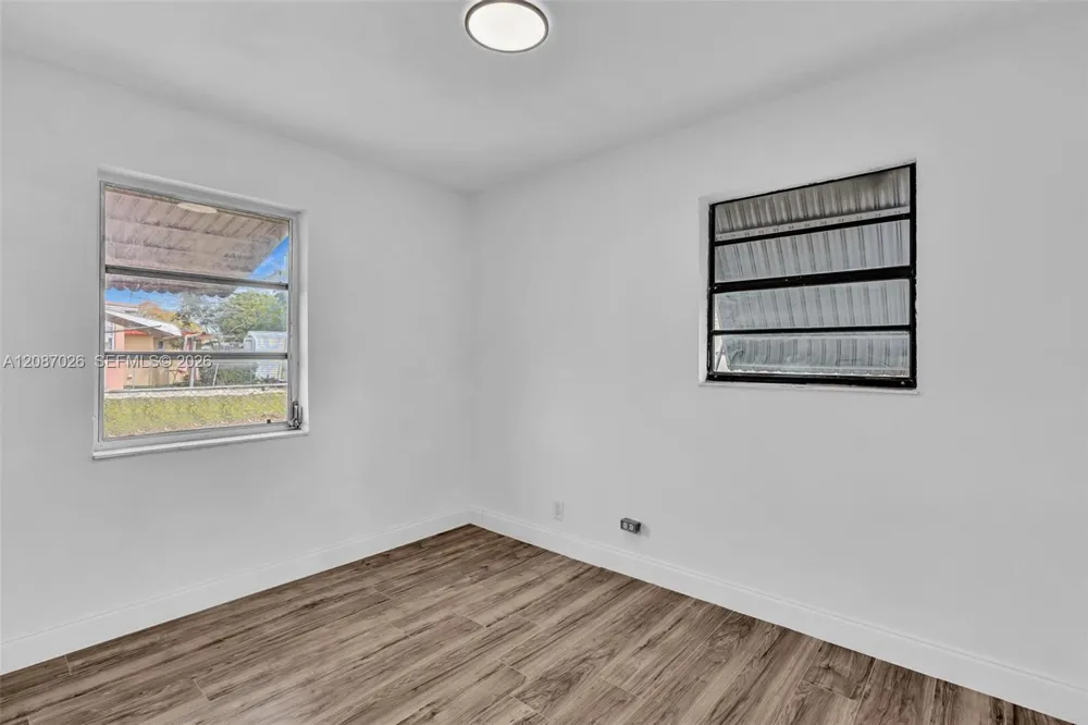 1824 NW 25th Ave Fort Lauderdale, FL 33311