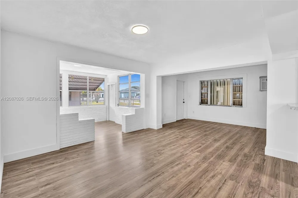 1824 NW 25th Ave Fort Lauderdale, FL 33311