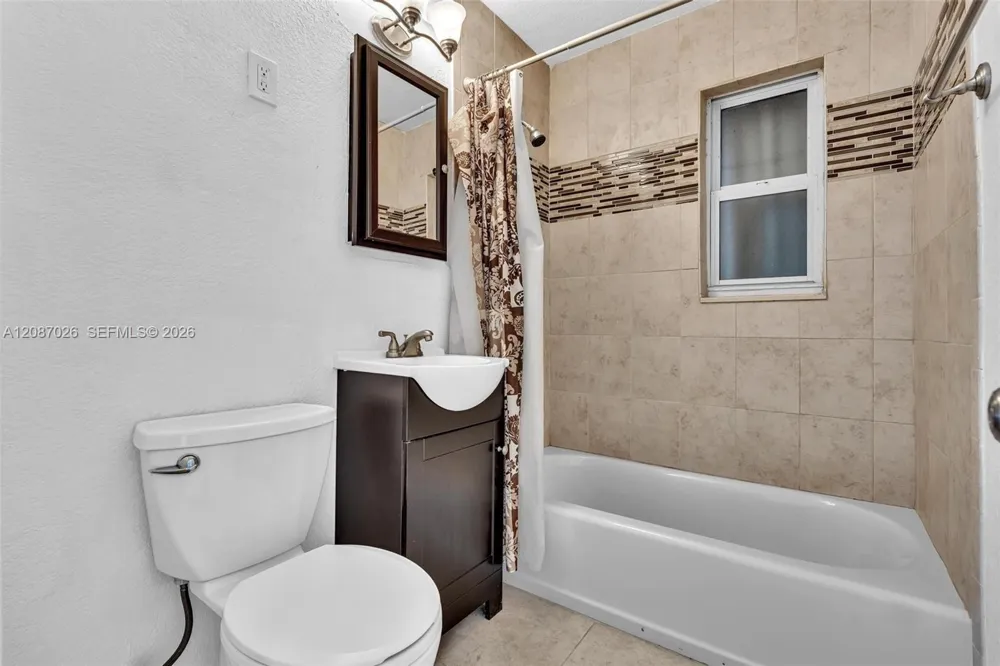1824 NW 25th Ave Fort Lauderdale, FL 33311
