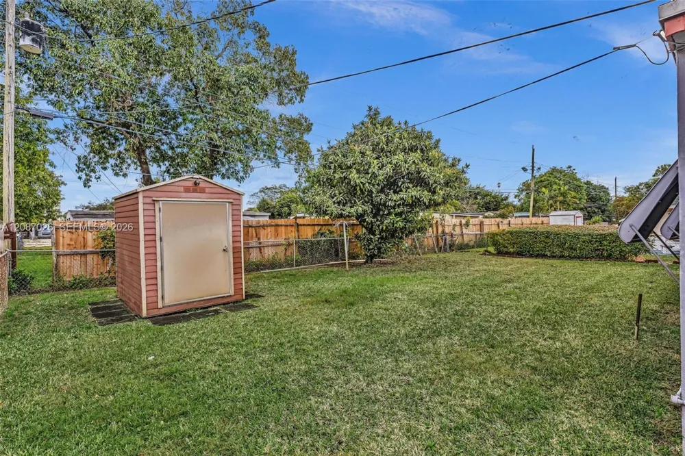 1824 NW 25th Ave Fort Lauderdale, FL 33311