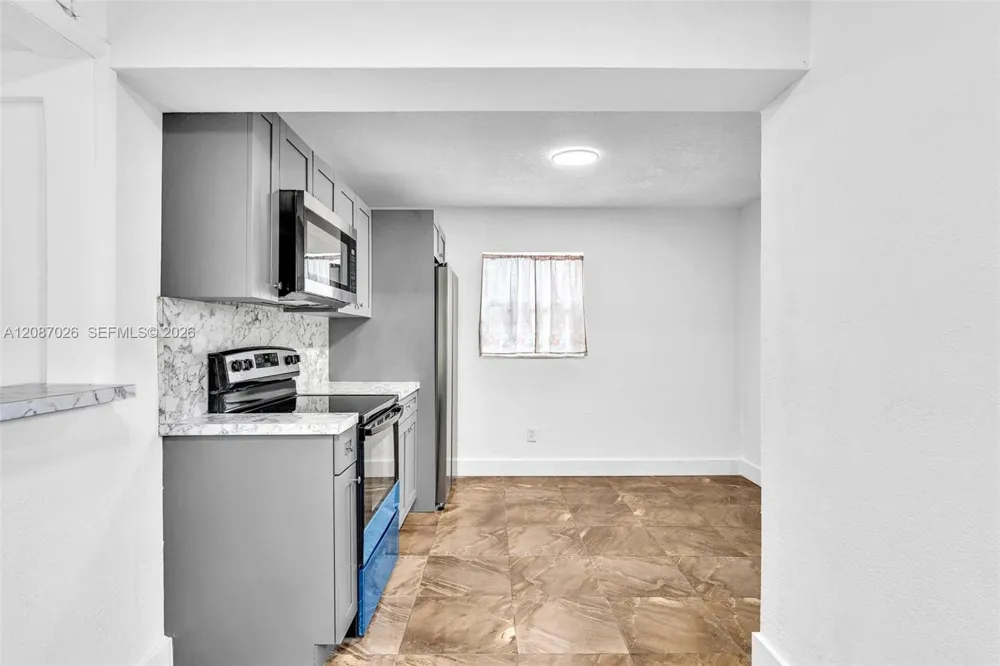 1824 NW 25th Ave Fort Lauderdale, FL 33311