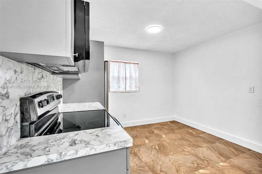 1824 NW 25th Ave Fort Lauderdale, FL 33311