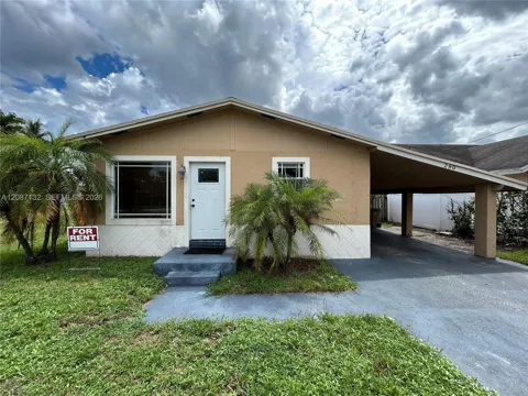 280 SW 8th St