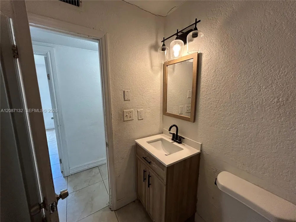 280 SW 8th St Deerfield Beach, FL 33441