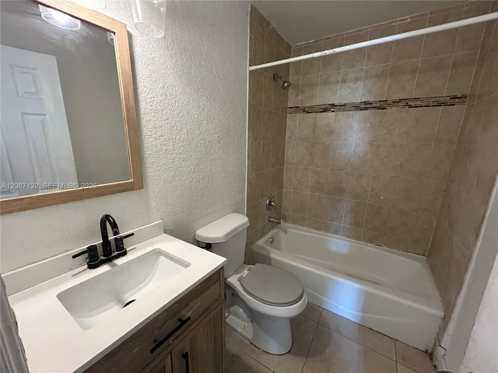 280 SW 8th St Deerfield Beach, FL 33441