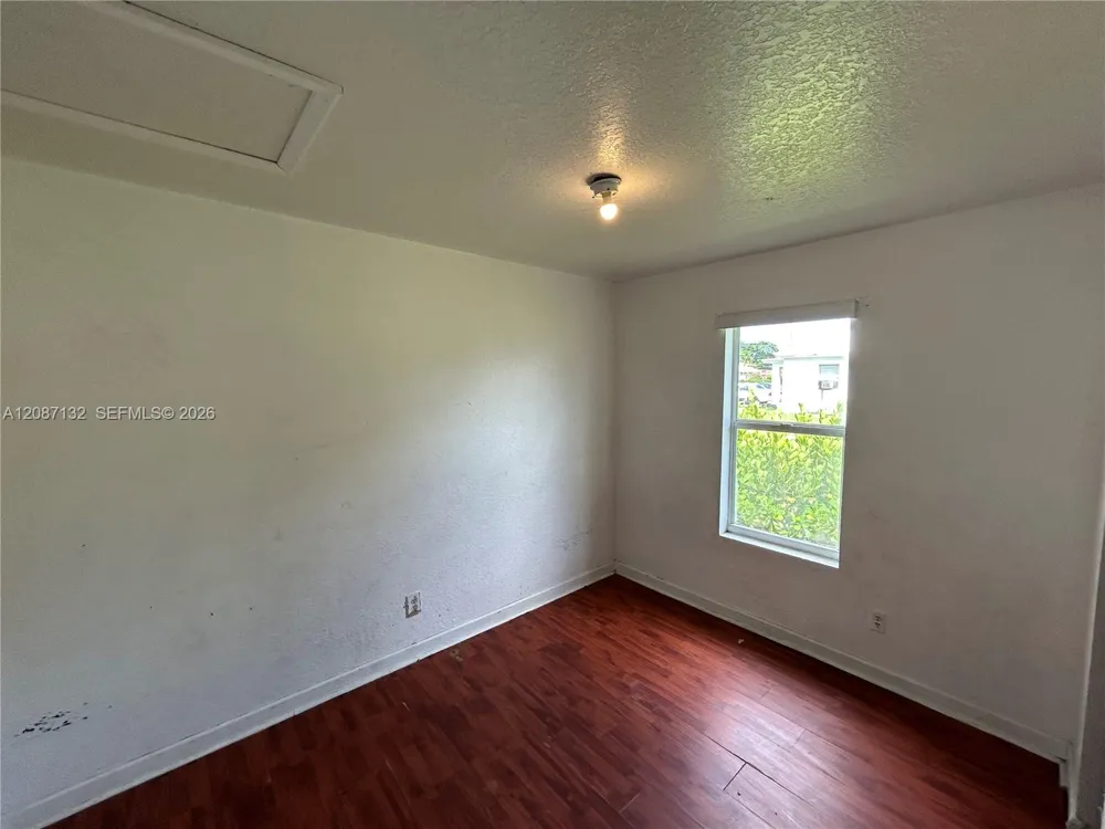 280 SW 8th St Deerfield Beach, FL 33441