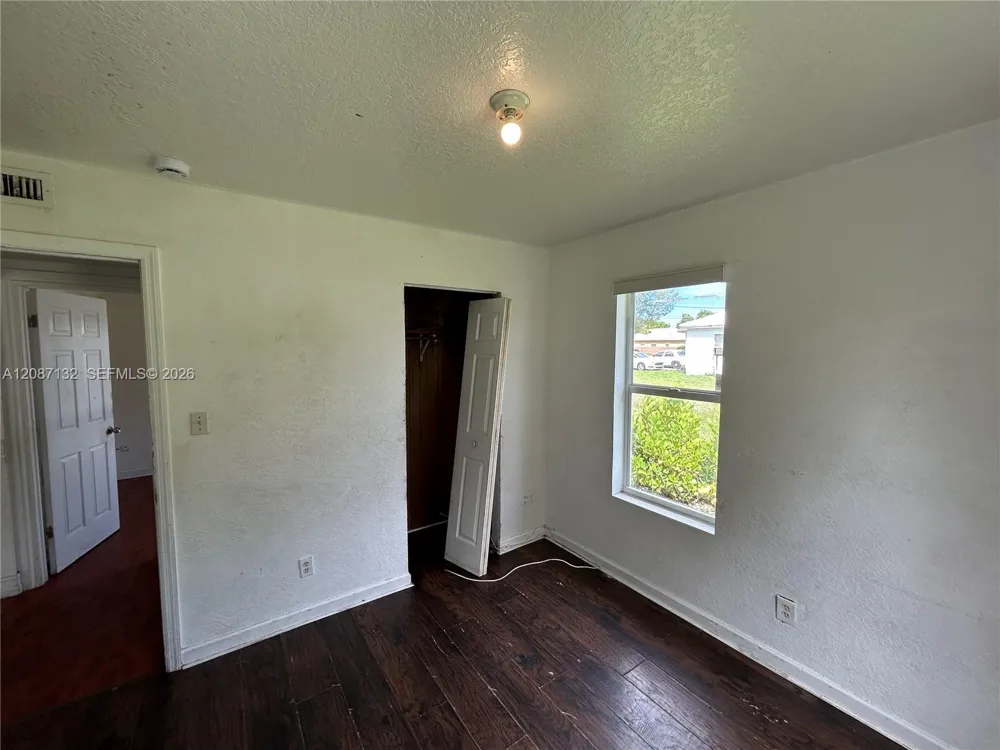 280 SW 8th St Deerfield Beach, FL 33441