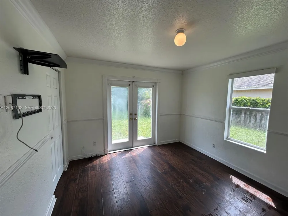 280 SW 8th St Deerfield Beach, FL 33441