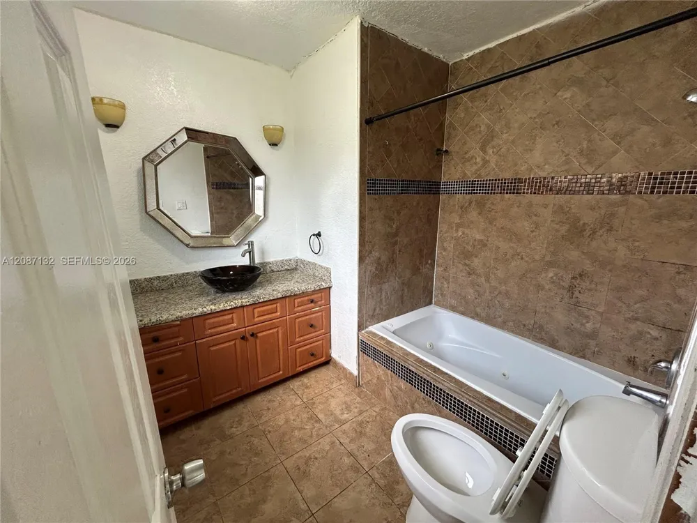 280 SW 8th St Deerfield Beach, FL 33441