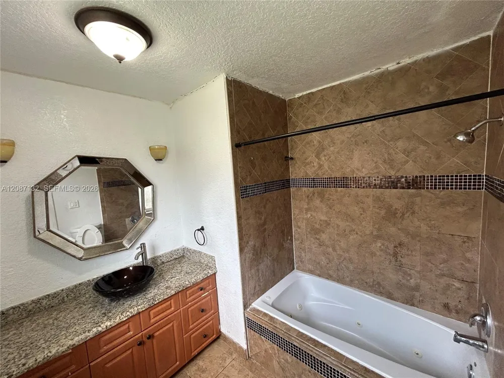 280 SW 8th St Deerfield Beach, FL 33441
