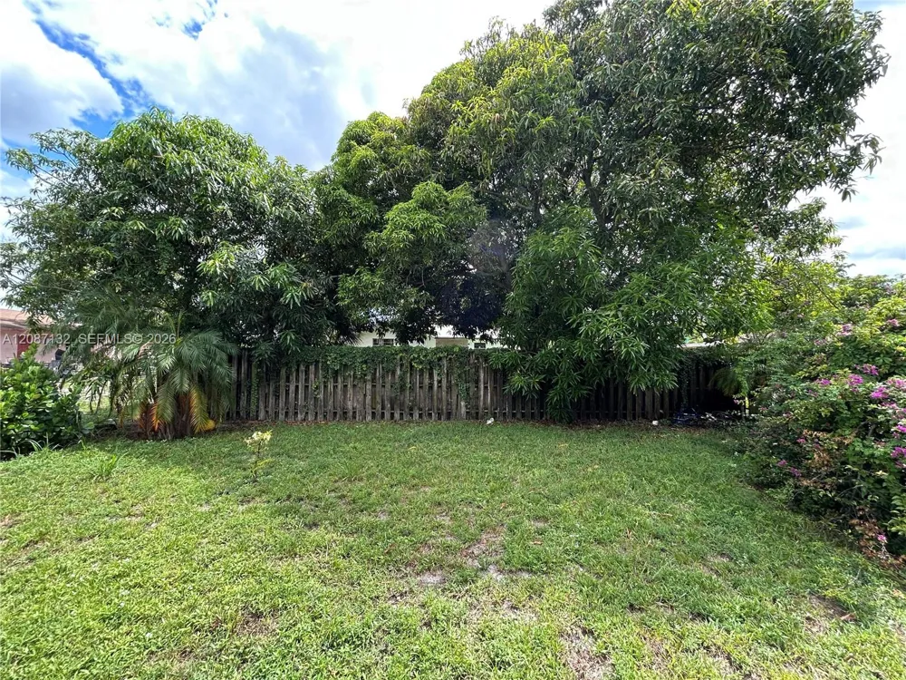280 SW 8th St Deerfield Beach, FL 33441