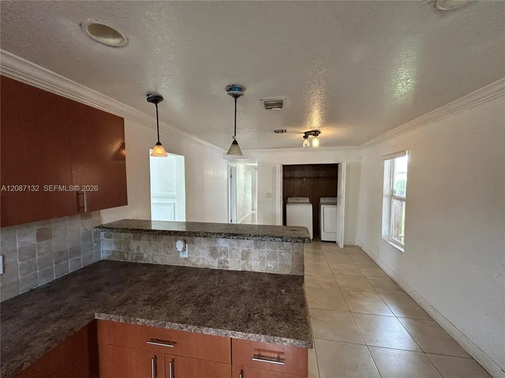 280 SW 8th St Deerfield Beach, FL 33441