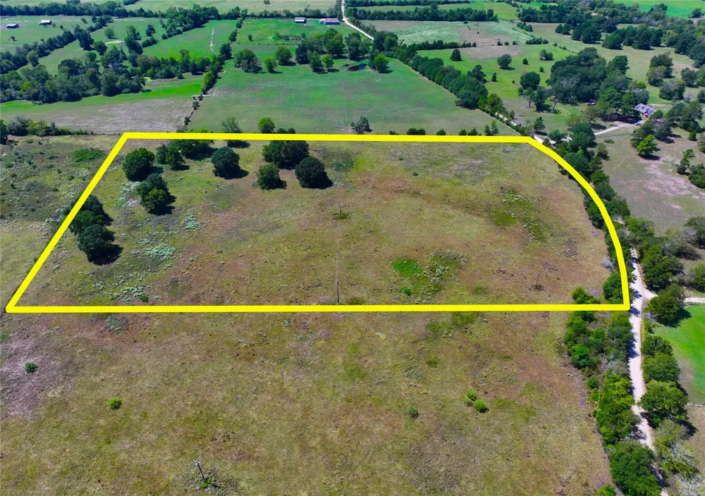 2085 CR 3620 Lovelady, TX 75851
