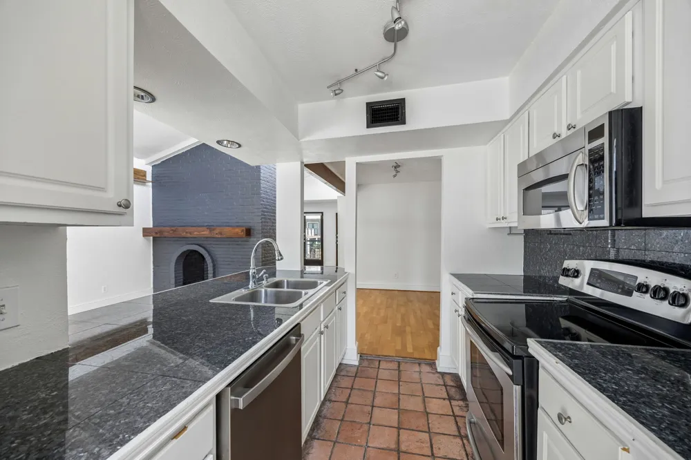 5926 Sandhurst Lane #224 Dallas, TX 75206