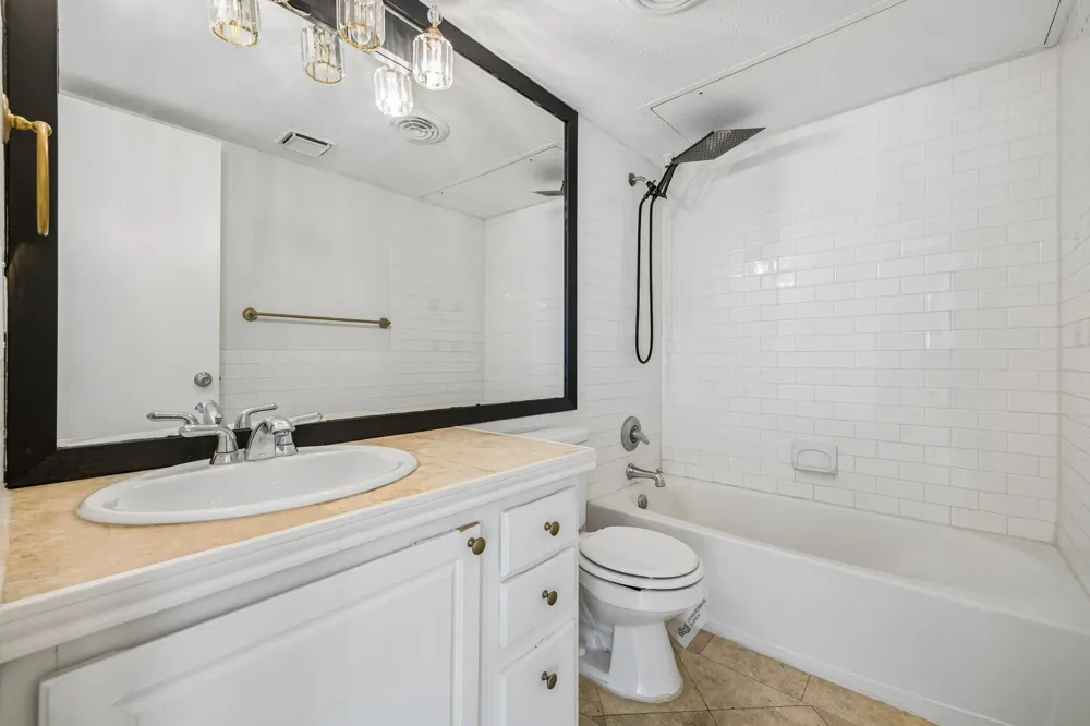 5926 Sandhurst Lane #224 Dallas, TX 75206