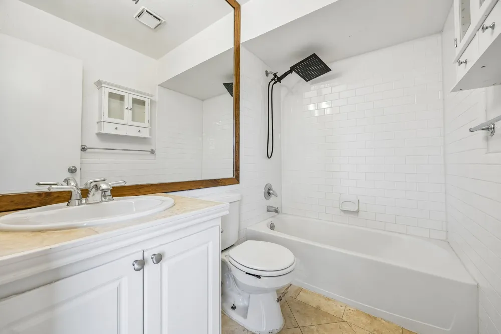 5926 Sandhurst Lane #224 Dallas, TX 75206