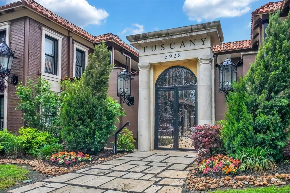 5926 Sandhurst Lane #224 Dallas, TX 75206