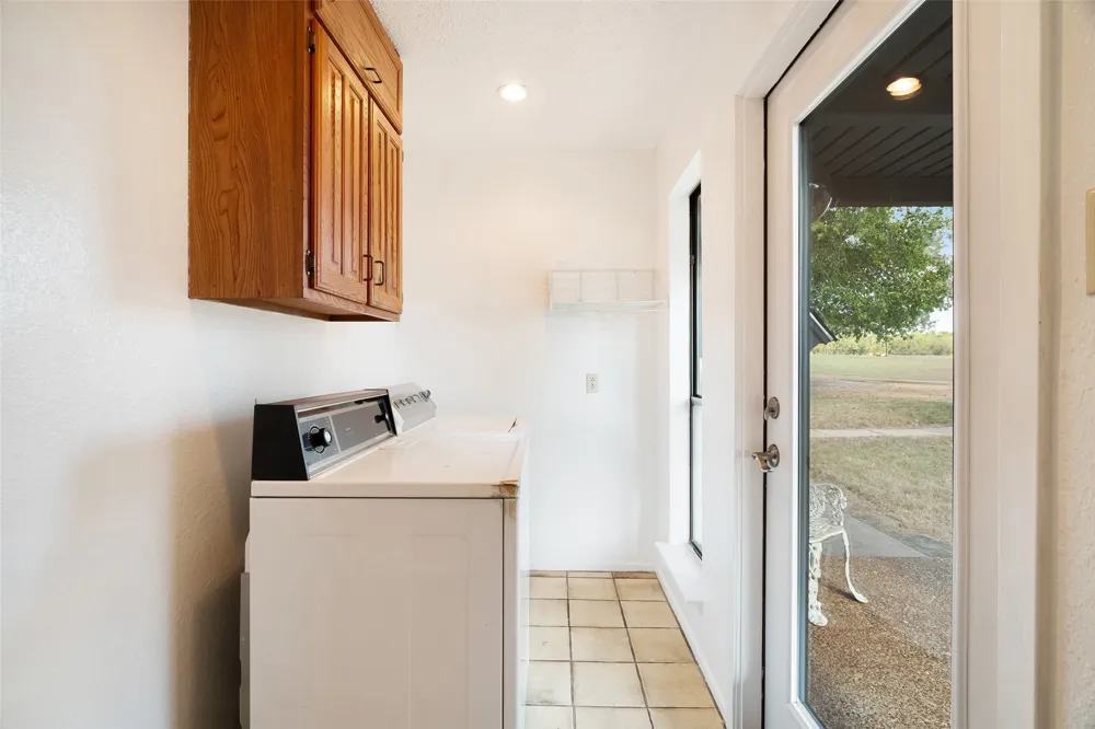 6517 County Road 45600 Blossom, TX 75416