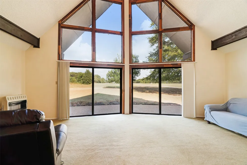 6517 County Road 45600 Blossom, TX 75416
