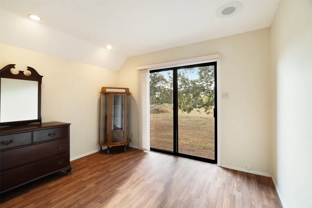 6517 County Road 45600 Blossom, TX 75416