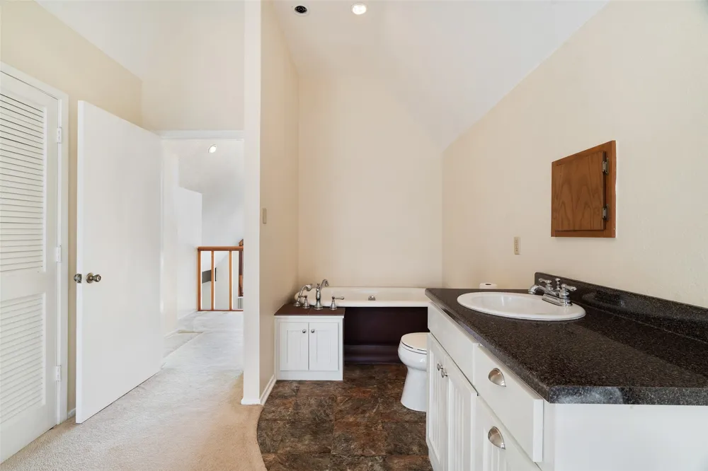 6517 County Road 45600 Blossom, TX 75416