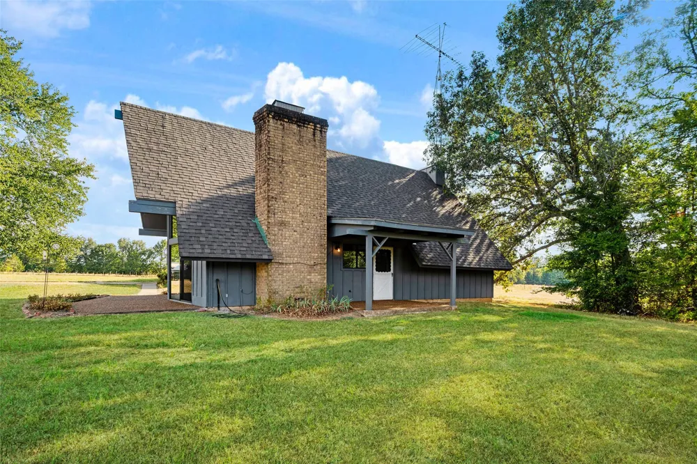 6517 County Road 45600 Blossom, TX 75416