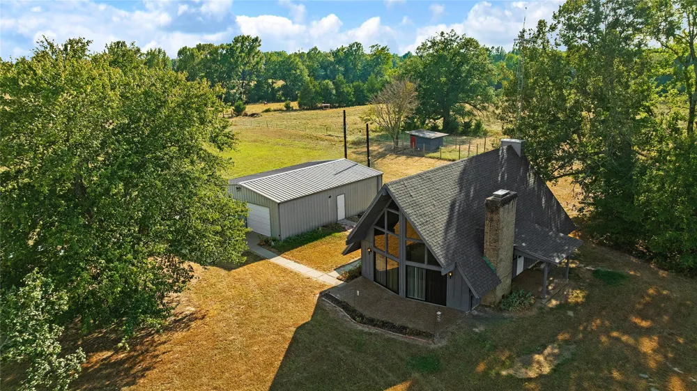 6517 County Road 45600 Blossom, TX 75416