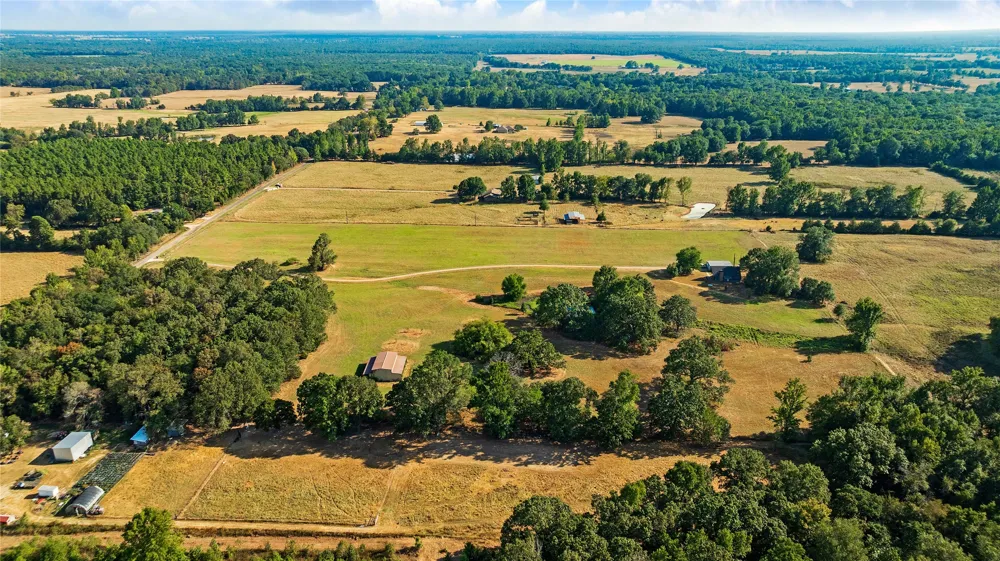 6517 County Road 45600 Blossom, TX 75416