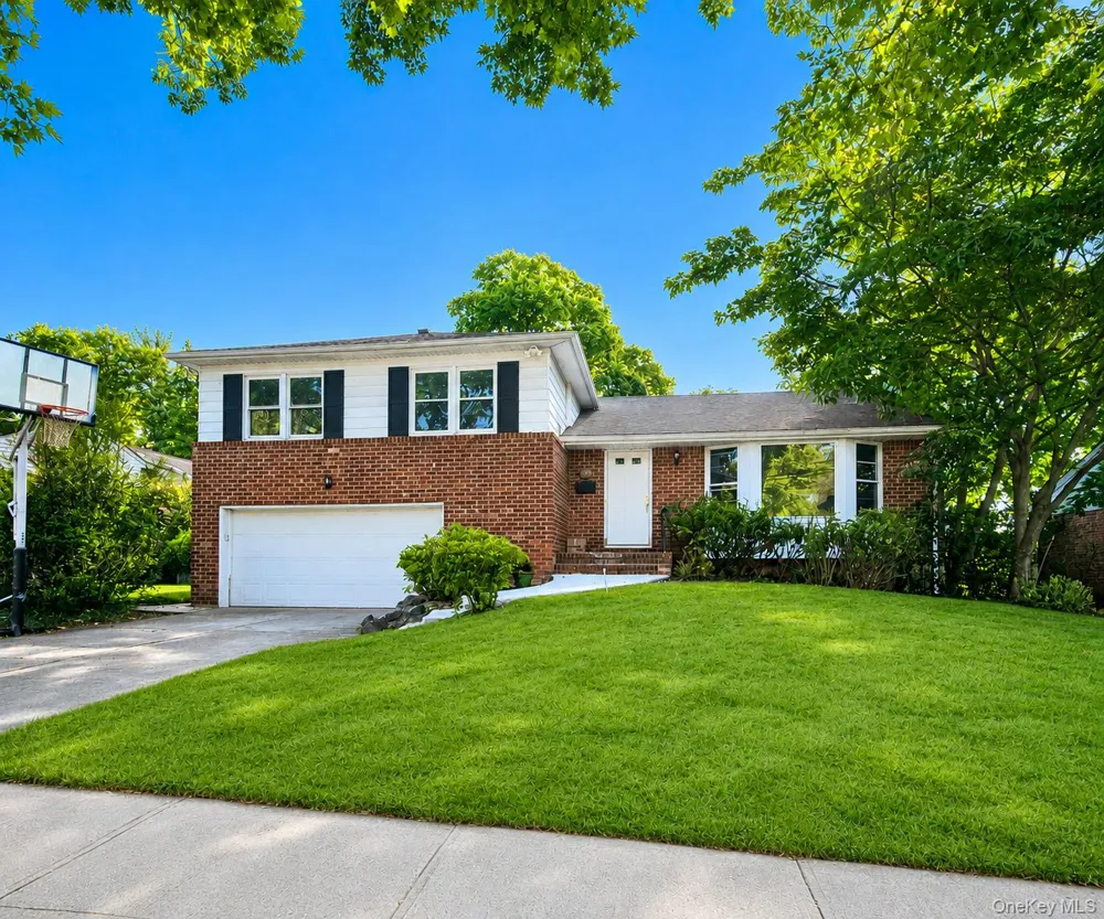 64 Morewood Oaks Port Washington, NY 11050