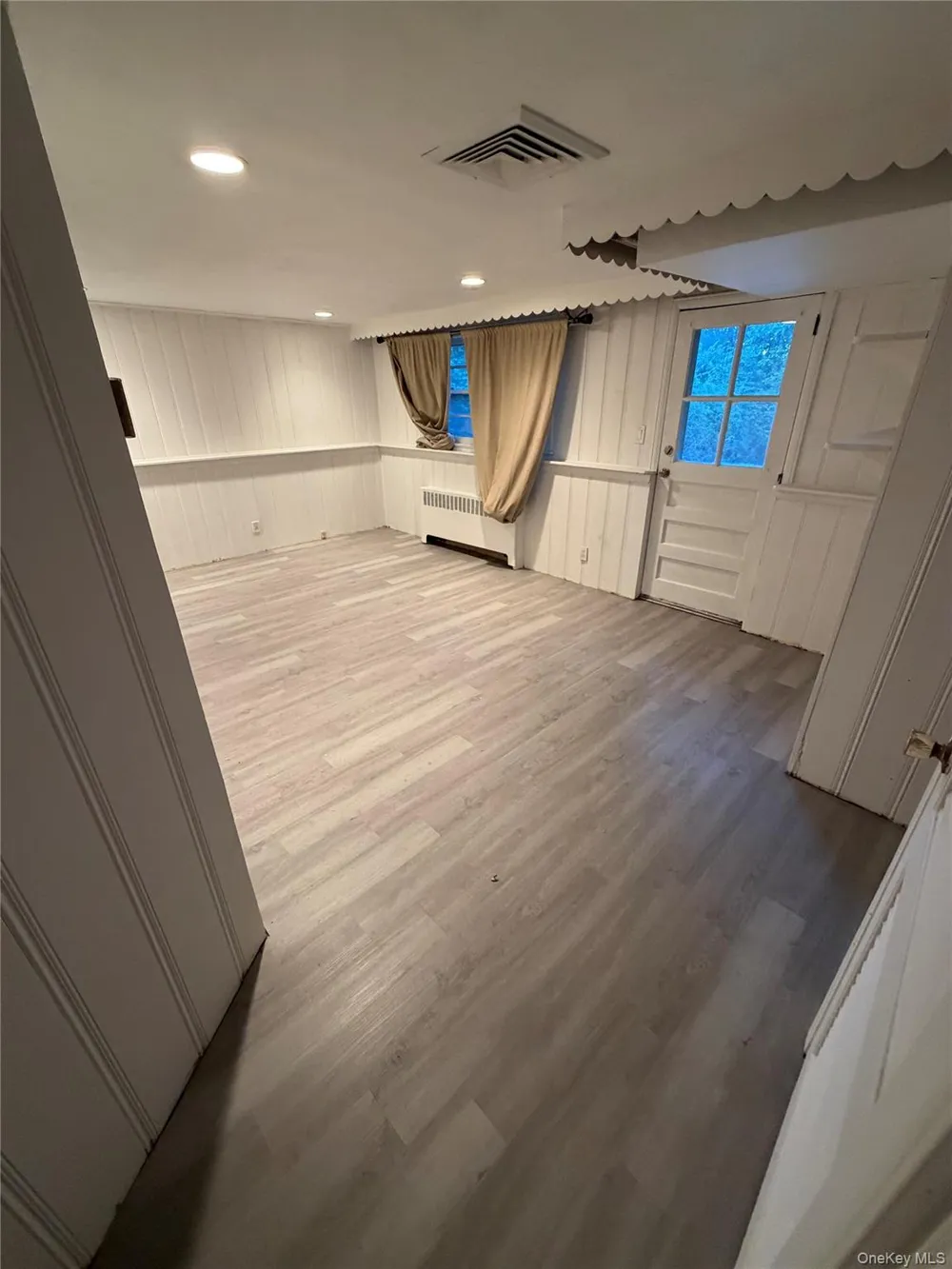 64 Morewood Oaks Port Washington, NY 11050