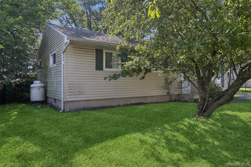 2719 Connecticut Avenue Medford, NY 11763