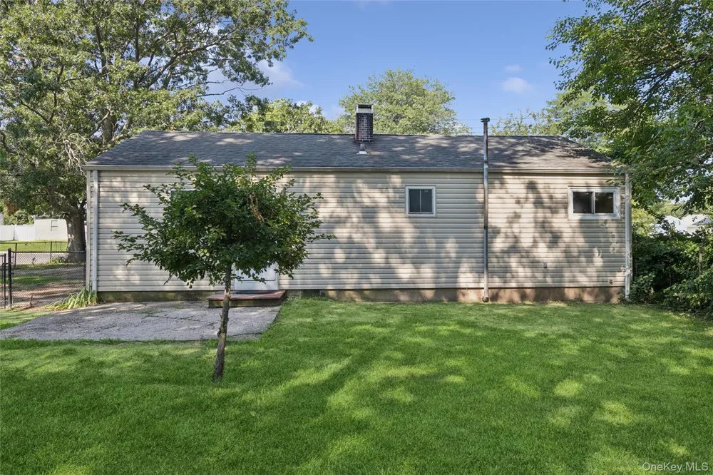 2719 Connecticut Avenue Medford, NY 11763