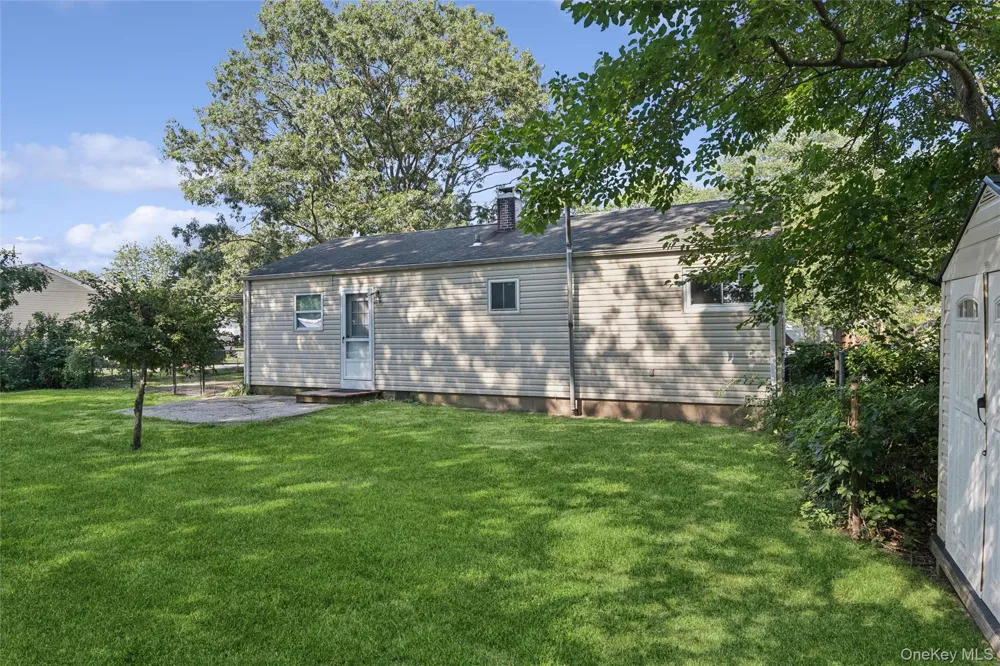 2719 Connecticut Avenue Medford, NY 11763