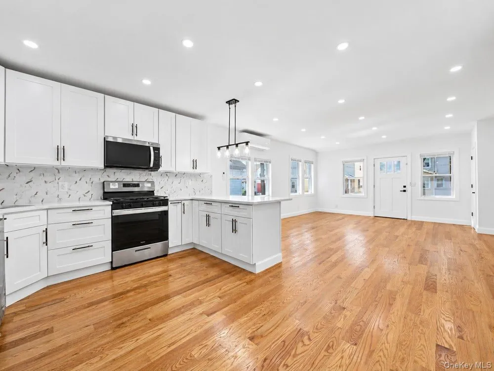 122-19 Lucas Street Springfield Gardens, NY 11413