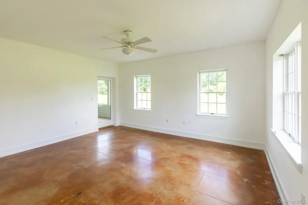 30 Loosestrife Lane Kerhonkson, NY 12446
